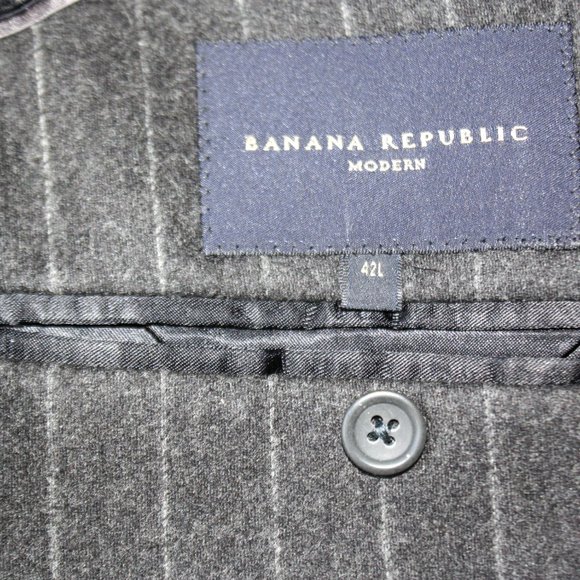 Banana Republic Wool & Cashmere Grey Pinstripe Suit w/original Garment Bag.42L - Picture 6 of 8